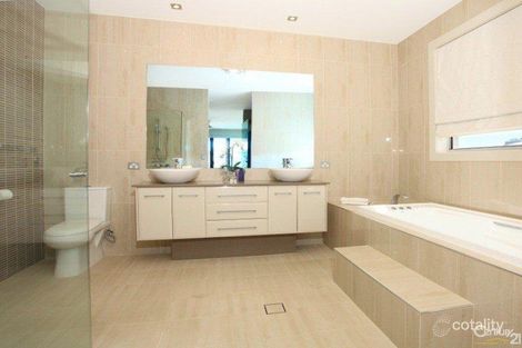 Property photo of 3008 Northview Parade Benowa QLD 4217