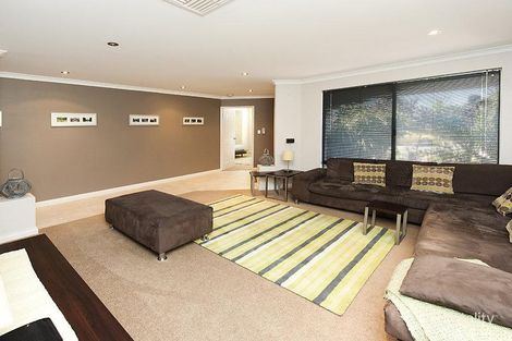 Property photo of 11 Brussels Circuit Port Kennedy WA 6172