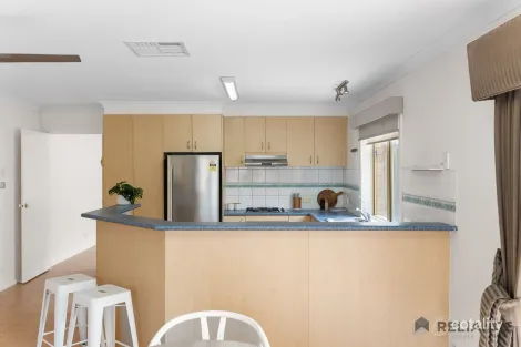 Property photo of 30 Bowral Loop Craigieburn VIC 3064