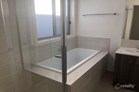 Property photo of 17 Quinella Way Pakenham VIC 3810