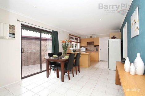 Property photo of 2 Dumbarton Circuit Melton West VIC 3337
