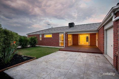 Property photo of 43 Duncombe Park Way Deer Park VIC 3023