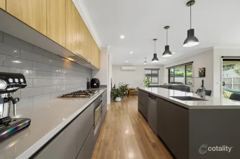 Property photo of 4 Camellia Close Sale VIC 3850