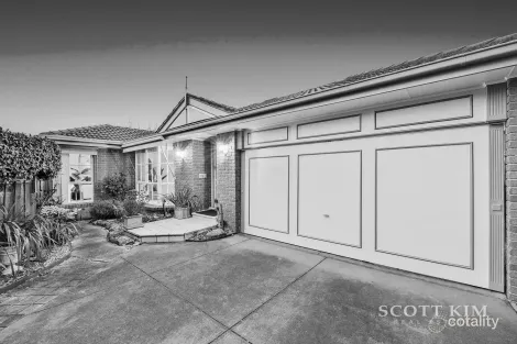 Property photo of 2/23 Headingley Road Mount Waverley VIC 3149