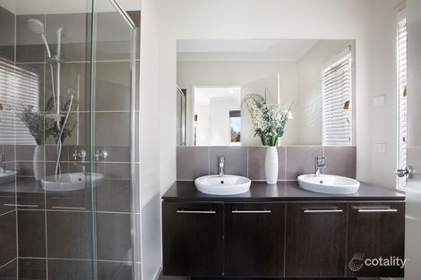 Property photo of 16 Holman Avenue Craigieburn VIC 3064