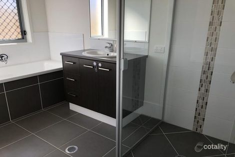 Property photo of 32 Ellem Drive Chinchilla QLD 4413