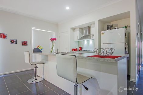 Property photo of 96 Eltham Parade Manor Lakes VIC 3024