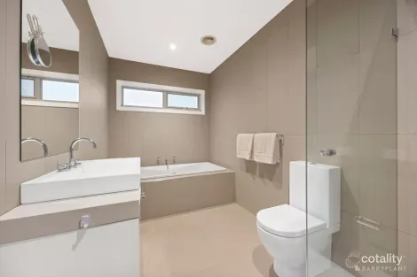 Property photo of 2 Gilbert Street Bulleen VIC 3105