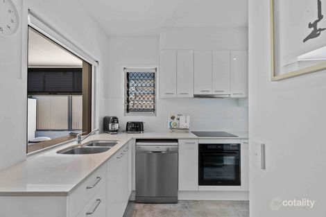 Property photo of 10/541 Esplanade Urangan QLD 4655