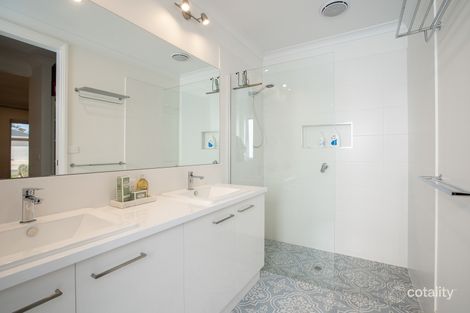 Property photo of 2 Cade Court Jindera NSW 2642