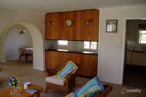 Property photo of 36 Banoon Drive Wynnum QLD 4178