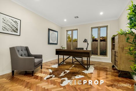 Property photo of 39 Avonhurst Drive Glen Waverley VIC 3150