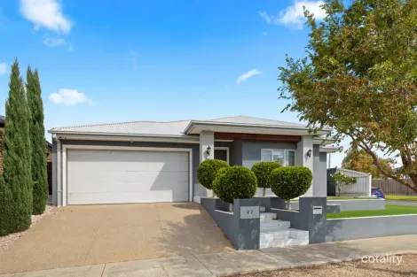 Property photo of 22 Evison View Werribee VIC 3030