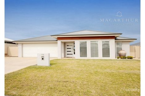 19 Cootamundra Bvd, Gobbagombalin, NSW 2650