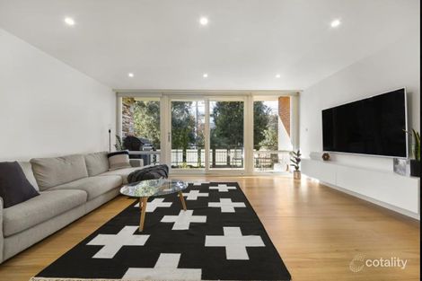 Property photo of 1/11 Waiora Road Caulfield North VIC 3161