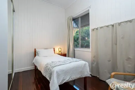 Property photo of 119 Wynnum Esplanade Wynnum QLD 4178