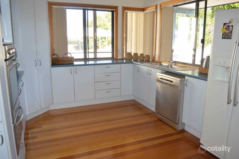 Property photo of 10 Winn Avenue Basin View NSW 2540