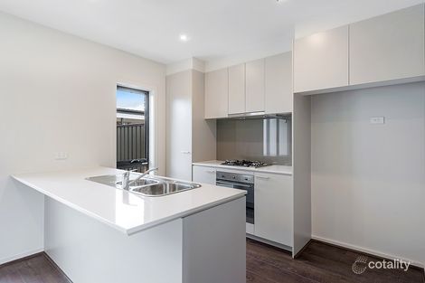 Property photo of 13 Channel Walk Craigieburn VIC 3064