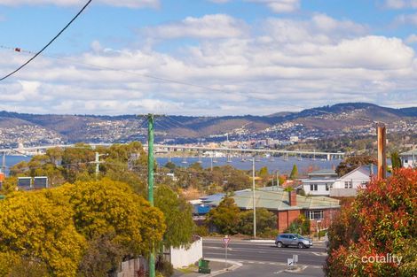 Property photo of 10 Lowanna Road Lindisfarne TAS 7015