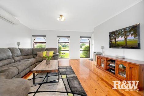 Property photo of 17 Horseshoe Circuit St Clair NSW 2759