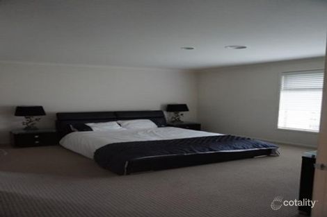 Property photo of 8 Starlight Rise Cranbourne East VIC 3977