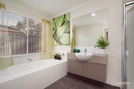 Property photo of 47 Manna Gum Drive Epsom VIC 3551