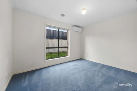 Property photo of 18 Robilliard Way Sebastopol VIC 3356