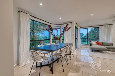 Property photo of 6 Farm Lane Berwick VIC 3806