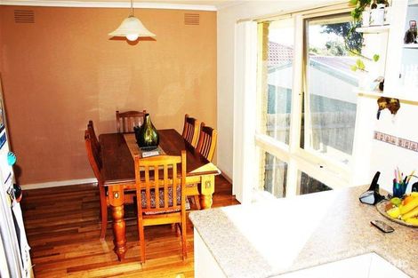 Property photo of 37 Rossiter Avenue Endeavour Hills VIC 3802