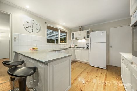Property photo of 33 Wahroonga Crescent Greensborough VIC 3088