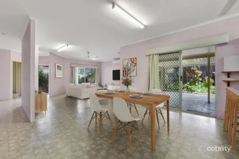 Property photo of 2 Bounty Close Bentley Park QLD 4869