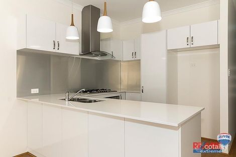Property photo of 30 Cuddlepie Turn Banksia Grove WA 6031