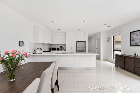 Property photo of 90 Rim Cross Drive Keilor East VIC 3033