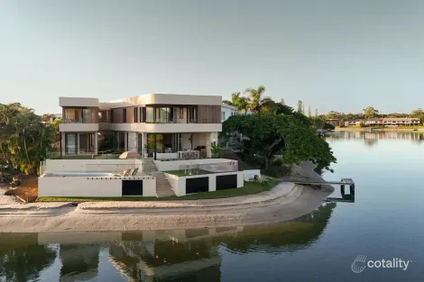 29a Bight Ct, Mermaid Waters, QLD 4218