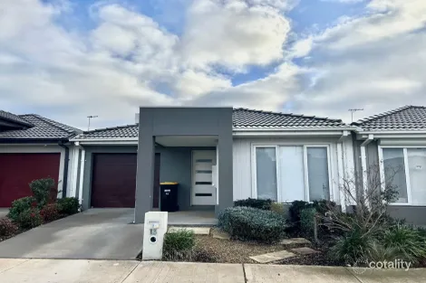 13 Waugh St, Rockbank, VIC 3335