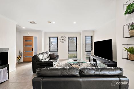 Property photo of 44 Lily Way Skye VIC 3977