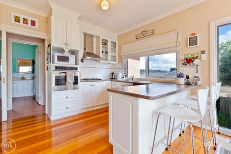 Property photo of 22 Pine Avenue Briar Hill VIC 3088