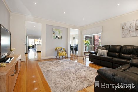 Property photo of 21 Poppy Drive South Morang VIC 3752