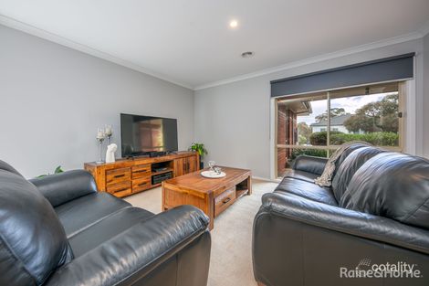 Property photo of 11 Brett Court Sunbury VIC 3429