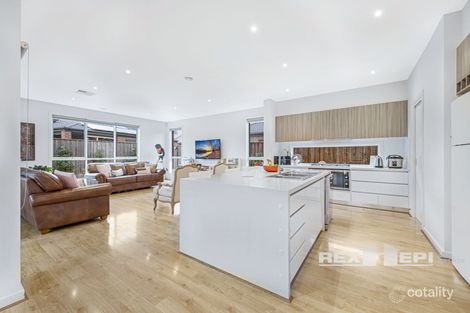 Property photo of 56 Waterways Drive Cranbourne North VIC 3977