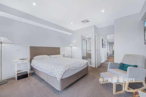 Property photo of 56 Waterways Drive Cranbourne North VIC 3977