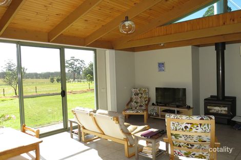 Property photo of 98 Windsor Drive Sarsfield VIC 3875