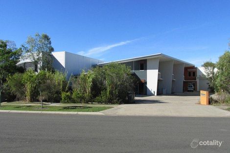 26 Southern Cross Cct, Urangan, QLD 4655