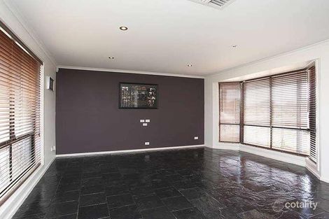 Property photo of 18 Sandleford Way Hoppers Crossing VIC 3029