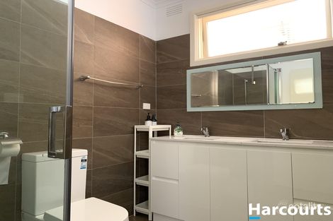 Property photo of 2 Pippin Avenue Glen Waverley VIC 3150