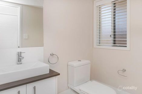 Property photo of 33 Fortescue Street Pacific Pines QLD 4211
