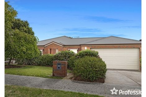 80 Blue Ridge Dr, Mooroolbark, VIC 3138