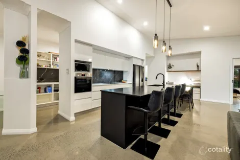 Property photo of 16 Lakeview Street Smithfield QLD 4878