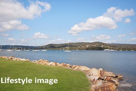 Property photo of 1/207 Albany Street Point Frederick NSW 2250