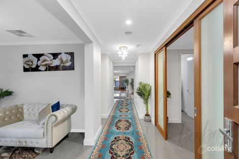 Property photo of 40 Pine Park Drive Wollert VIC 3750